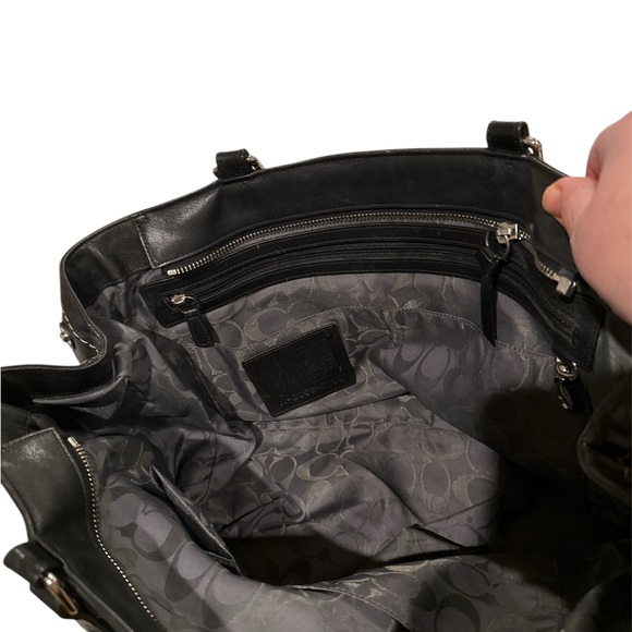 Coach Vintage Hampton Carryall XL tote in black leather w/silver-toned hardware - Picture 5 of 8